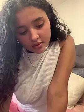 ladulcemary from StripChat is Freechat