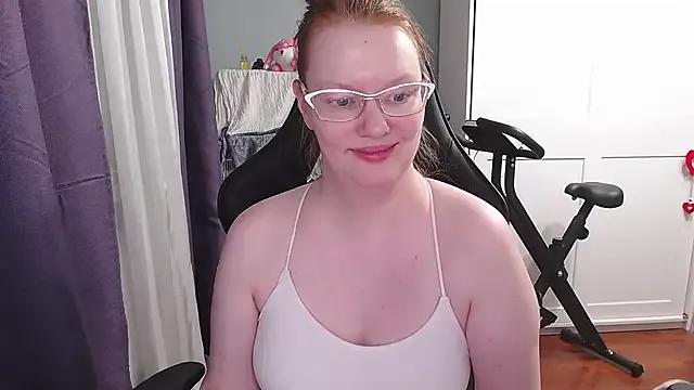 Try our girls live displays and explore the company of endless strippers, with beautiful physiques, vibrating toys and more.