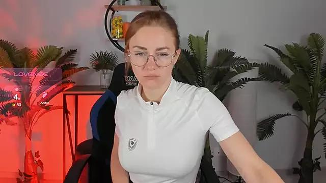 Try our girls live displays and explore the company of endless strippers, with beautiful physiques, vibrating toys and more.