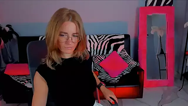 Avatar of LadyIzabel