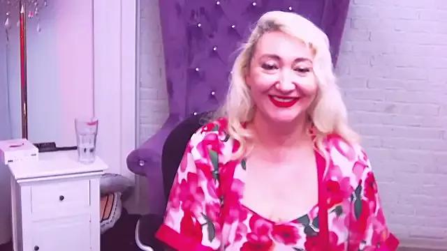 LadyKriss from StripChat is Freechat