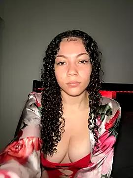 Try our girls live displays and explore the company of endless strippers, with beautiful physiques, vibrating toys and more.