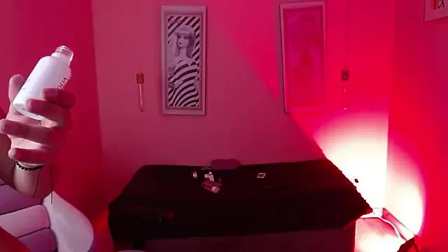 Try our girls live displays and explore the company of endless strippers, with beautiful physiques, vibrating toys and more.