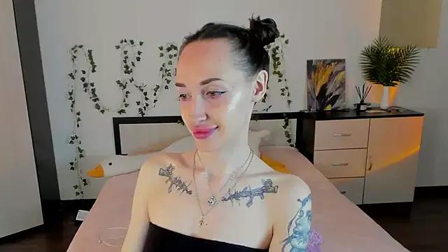 ladyytwerk_ from StripChat is Freechat