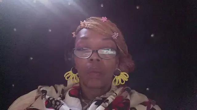 Ladyzee25 from StripChat is Freechat