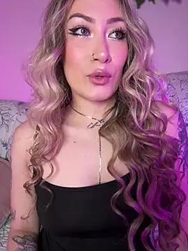 Try our girls live displays and explore the company of endless strippers, with beautiful physiques, vibrating toys and more.