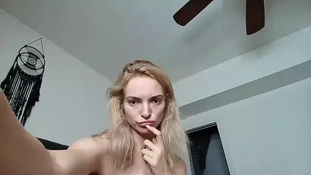 lanasharapovaxxx from StripChat is Freechat