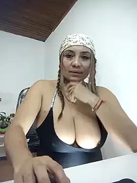 Try our girls live displays and explore the company of endless strippers, with beautiful physiques, vibrating toys and more.