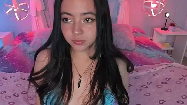 Lara_Rouss_ from StripChat is Freechat