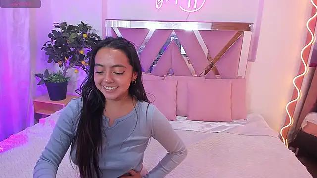 Laraa_tay from StripChat