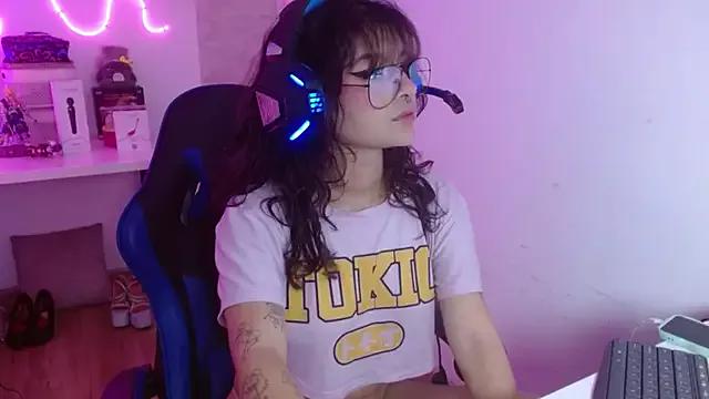 larah_uwu from StripChat is Freechat