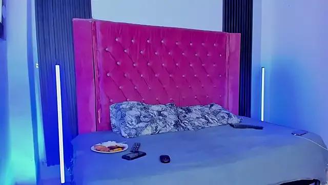 Try our girls live displays and explore the company of endless strippers, with beautiful physiques, vibrating toys and more.