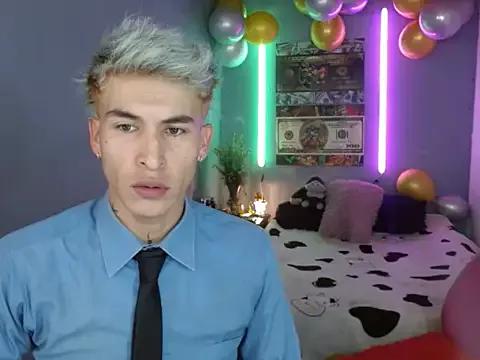 Try our girls live displays and explore the company of endless strippers, with beautiful physiques, vibrating toys and more.