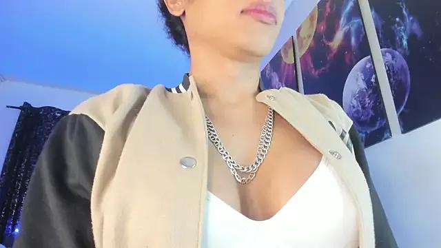 Try our girls live displays and explore the company of endless strippers, with beautiful physiques, vibrating toys and more.