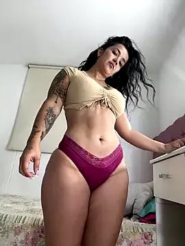 Try our girls live displays and explore the company of endless strippers, with beautiful physiques, vibrating toys and more.
