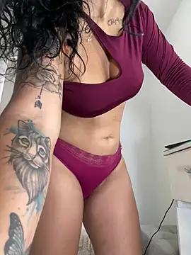 Try our girls live displays and explore the company of endless strippers, with beautiful physiques, vibrating toys and more.