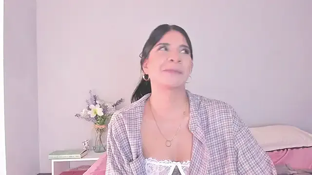 Laura-angeel — Freechat on StripChat