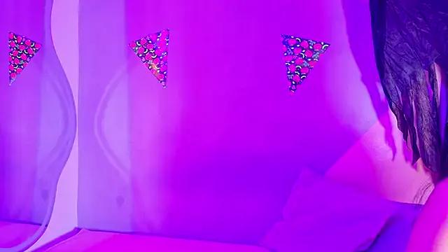 Try our girls live displays and explore the company of endless strippers, with beautiful physiques, vibrating toys and more.