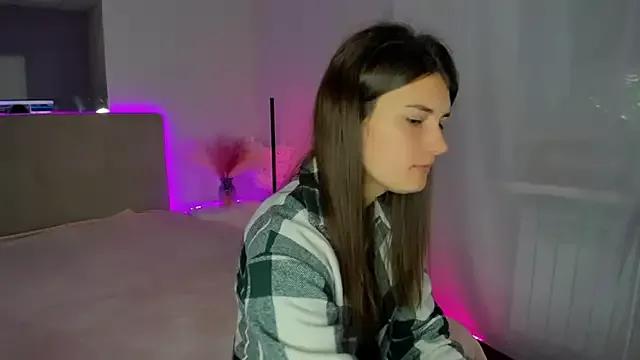 Laura_Leee from StripChat is Freechat