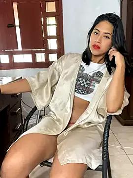 Try our girls live displays and explore the company of endless strippers, with beautiful physiques, vibrating toys and more.