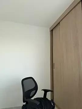 LauraCatalina from StripChat is Freechat