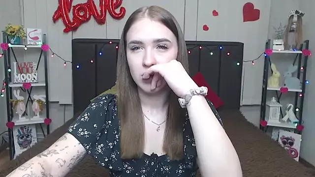 Try our girls live displays and explore the company of endless strippers, with beautiful physiques, vibrating toys and more.