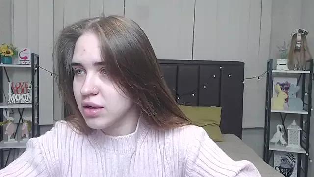 Try our girls live displays and explore the company of endless strippers, with beautiful physiques, vibrating toys and more.