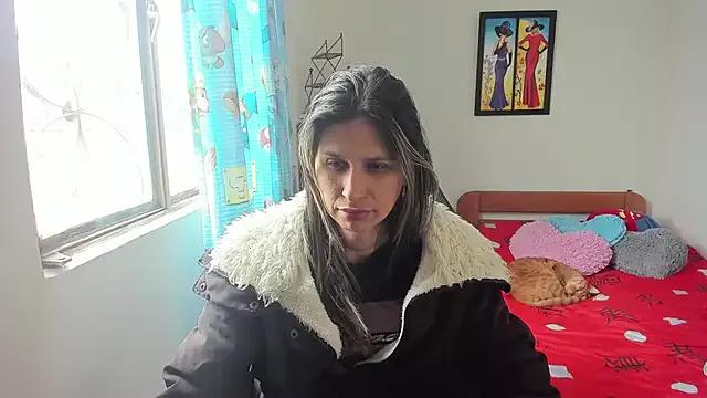 lauren_ashlee from StripChat is Freechat