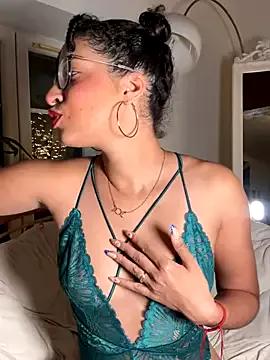 Photos of Lauyako_974 from StripChat is Freechat