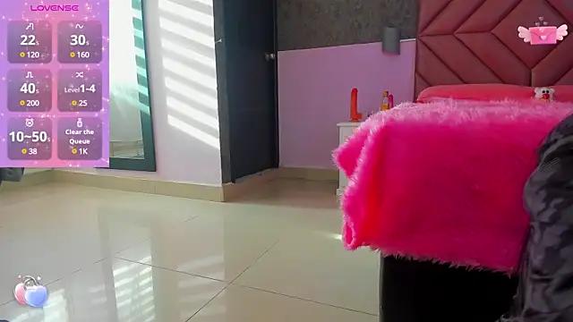 layla_santana from StripChat