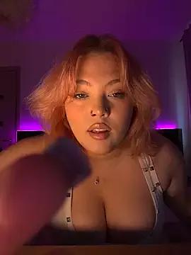 Try our girls live displays and explore the company of endless strippers, with beautiful physiques, vibrating toys and more.