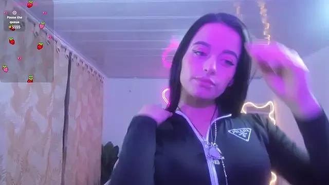 Try our girls live displays and explore the company of endless strippers, with beautiful physiques, vibrating toys and more.
