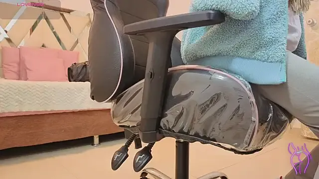 Laylafoxy_tay — Control Toy 200 Sec