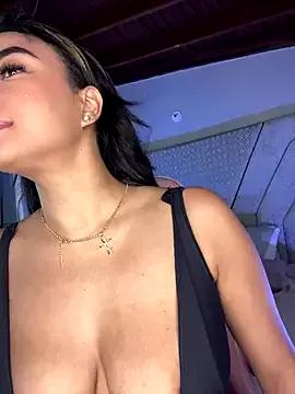 Try our girls live displays and explore the company of endless strippers, with beautiful physiques, vibrating toys and more.
