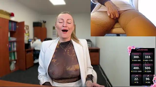 Free live sex cams and adult chat with american-teens, natural, natural tits and trimmed-asian hosts - 