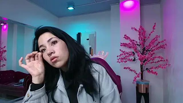 Leia_queens from StripChat is Freechat