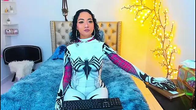 Try our girls live displays and explore the company of endless strippers, with beautiful physiques, vibrating toys and more.