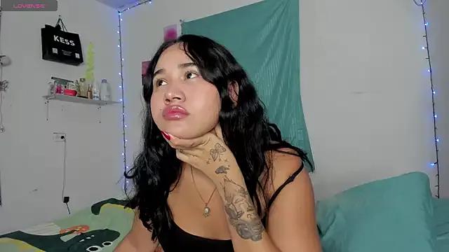 Lesly-Snyder from StripChat is Freechat