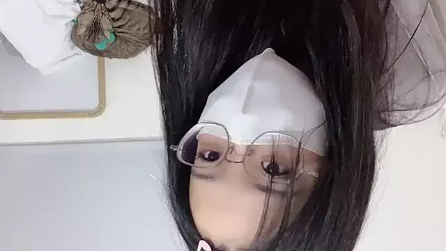 Try our girls live displays and explore the company of endless strippers, with beautiful physiques, vibrating toys and more.