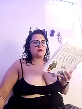 Avatar of Lia_TabooMatureBbw