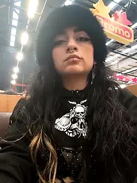 Try our girls live displays and explore the company of endless strippers, with beautiful physiques, vibrating toys and more.