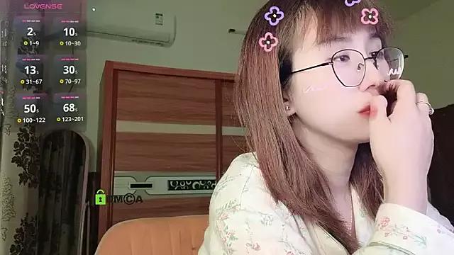Lili_666 from StripChat