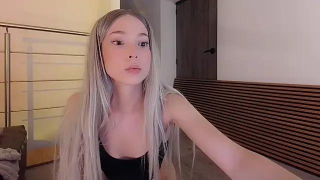 Lili_Cherry from StripChat is Freechat