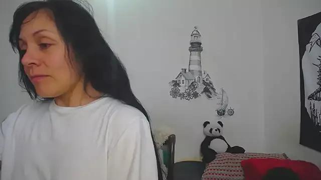 lili_peach from StripChat