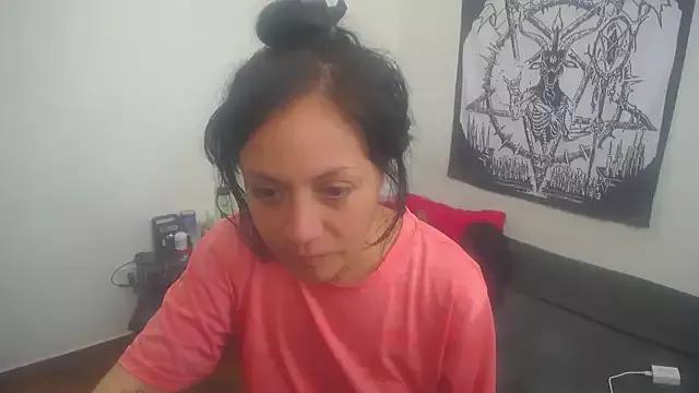 lili_peach from StripChat