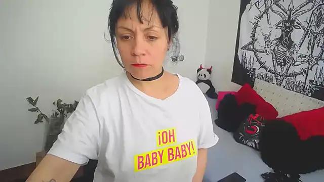 lili_peach from StripChat