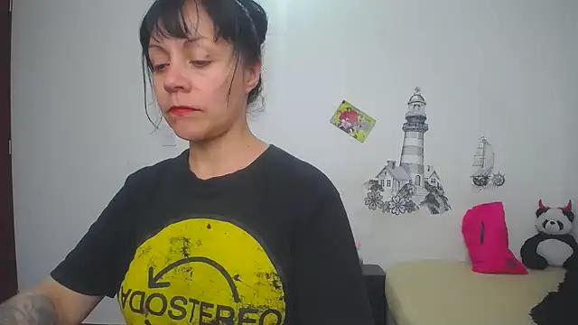 lili_peach from StripChat