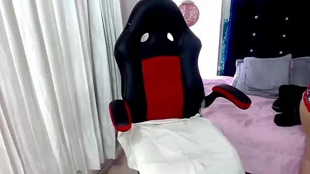 lili_phill from StripChat