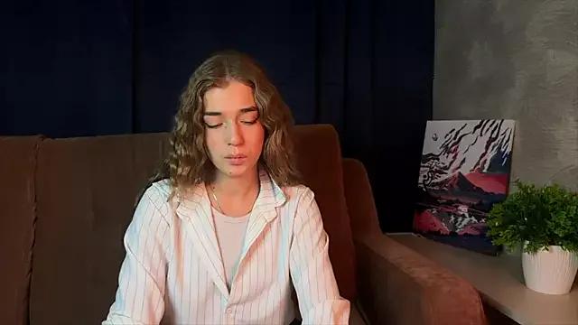 Try our girls live displays and explore the company of endless strippers, with beautiful physiques, vibrating toys and more.