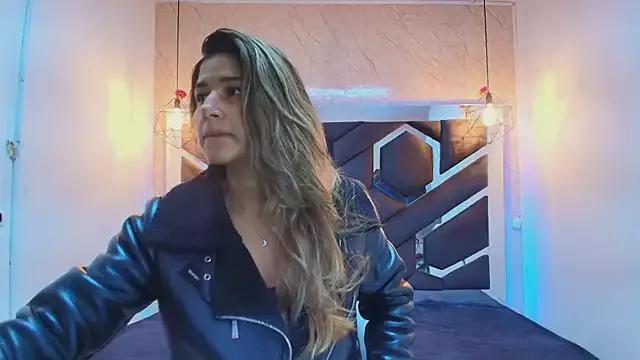 Try our girls live displays and explore the company of endless strippers, with beautiful physiques, vibrating toys and more.